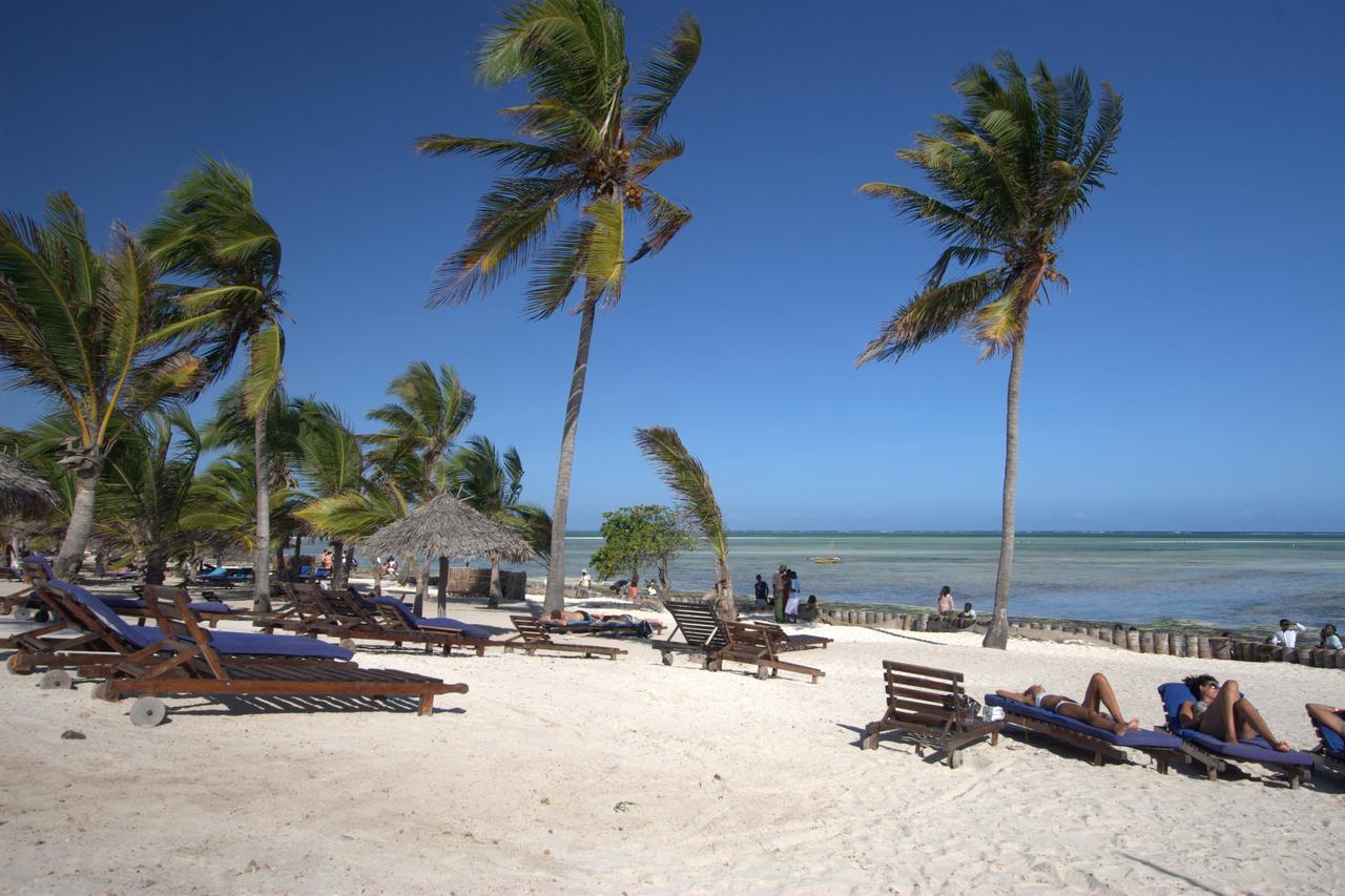 Jumbo Watamu Hotel Exterior photo