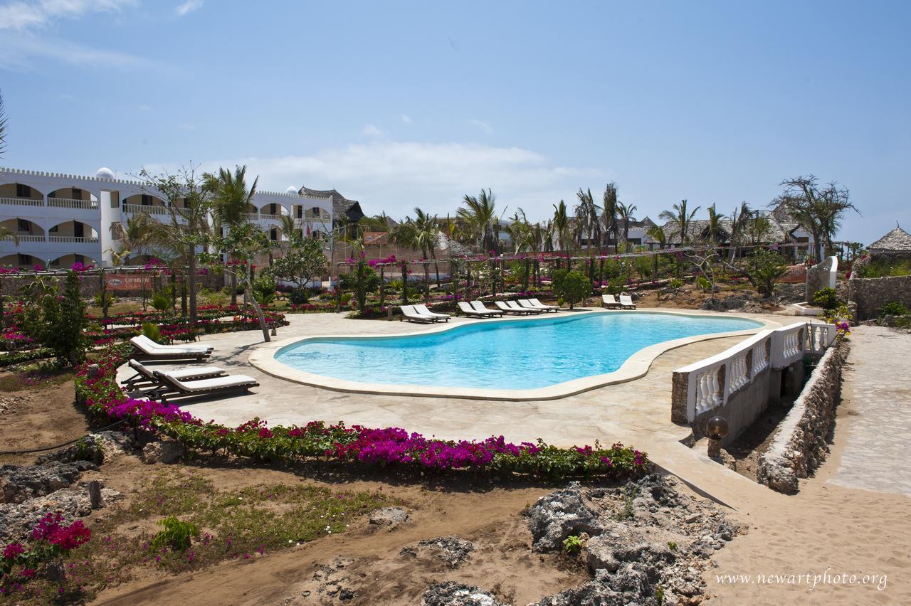 Jumbo Watamu Hotel Exterior photo