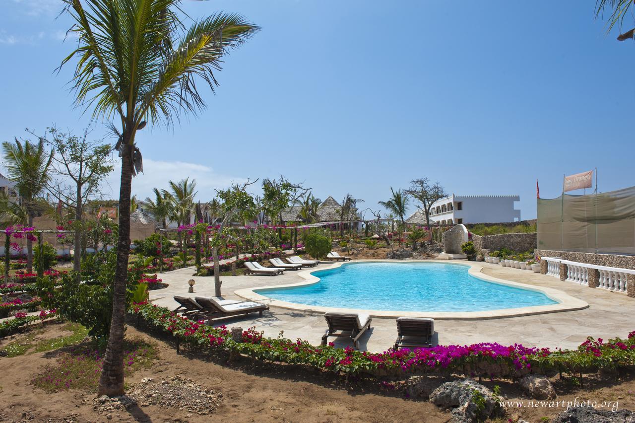 Jumbo Watamu Hotel Exterior photo