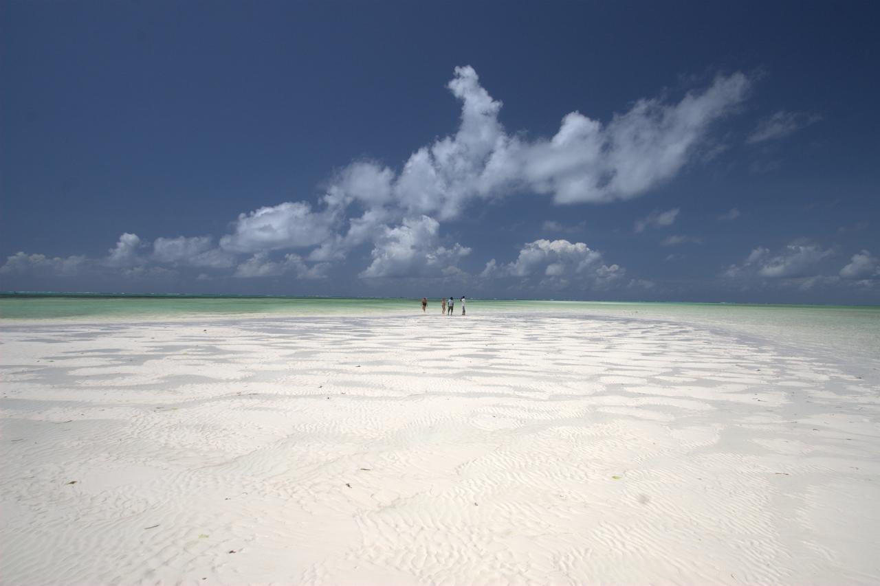 Jumbo Watamu Hotel Exterior photo