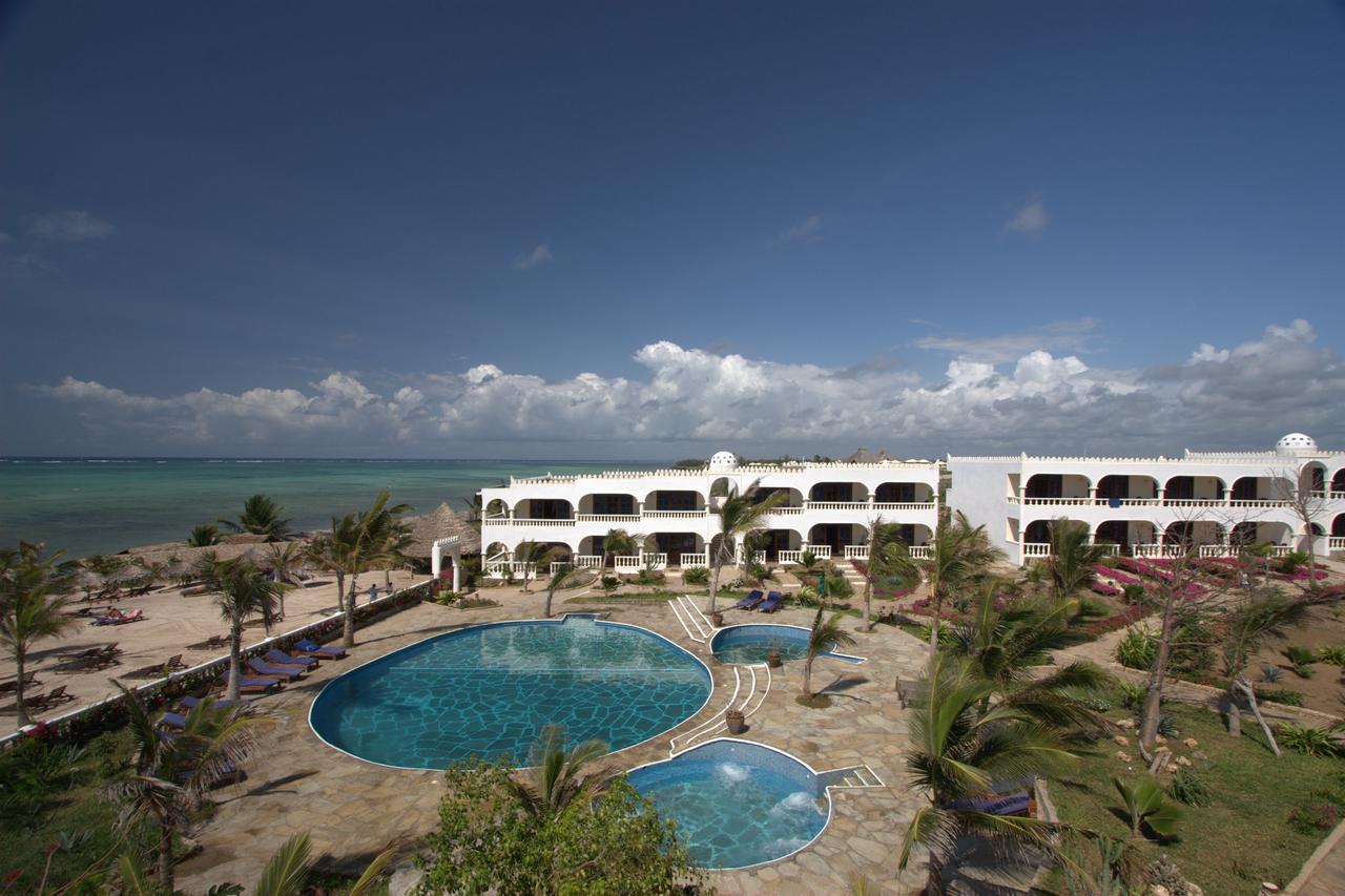 Jumbo Watamu Hotel Exterior photo