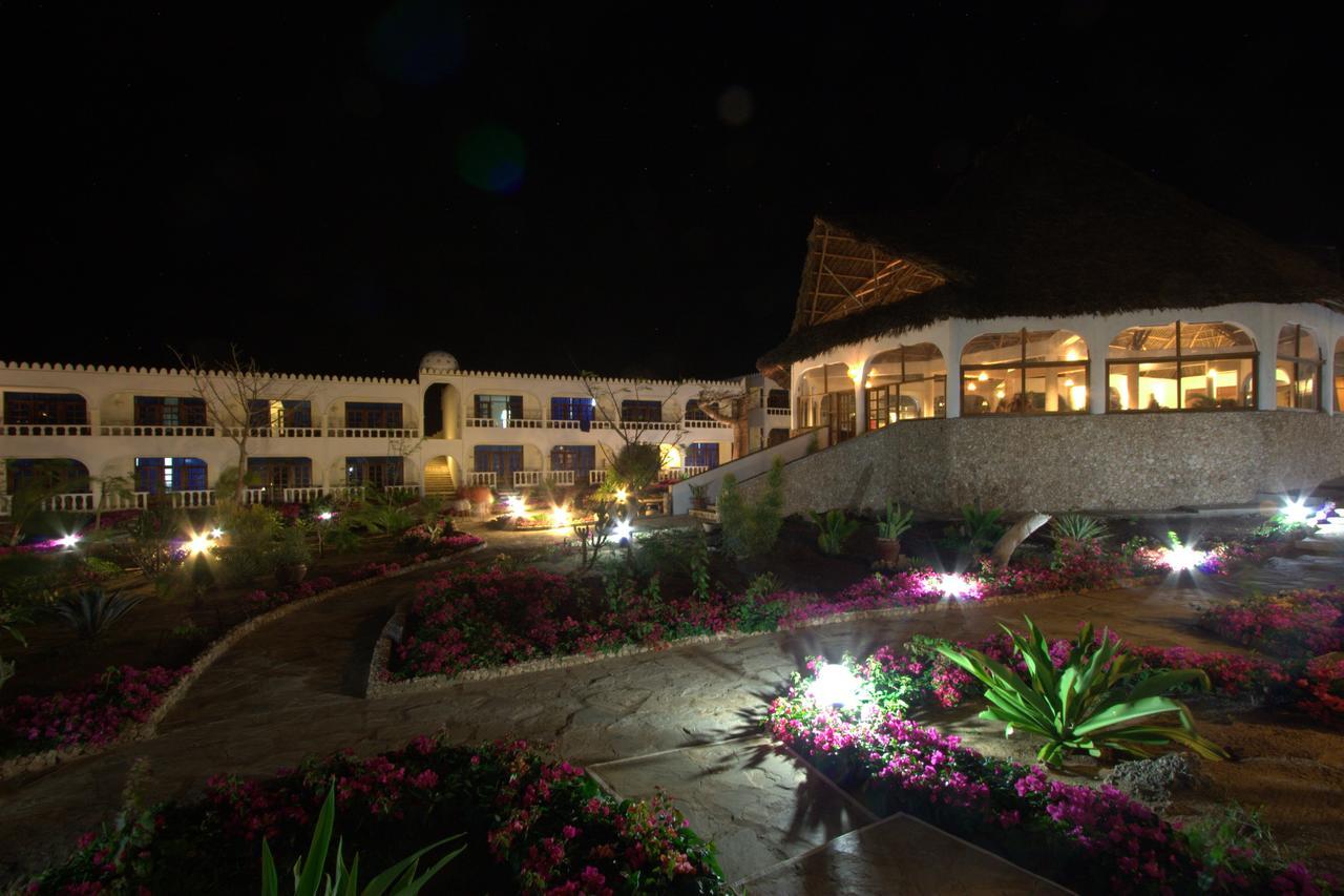 Jumbo Watamu Hotel Exterior photo