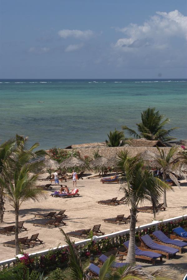 Jumbo Watamu Hotel Exterior photo