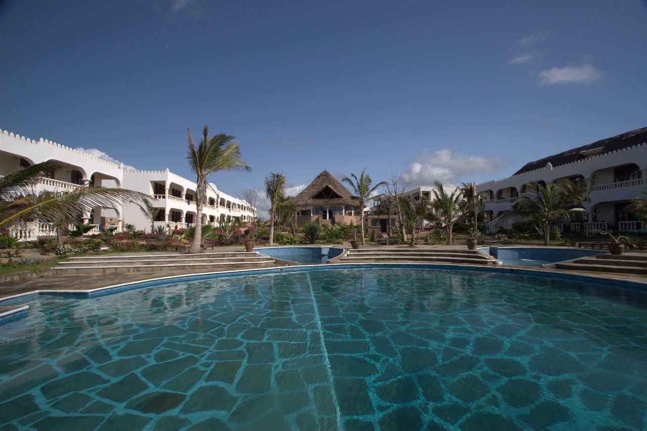 Jumbo Watamu Hotel Exterior photo