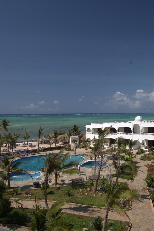 Jumbo Watamu Hotel Exterior photo