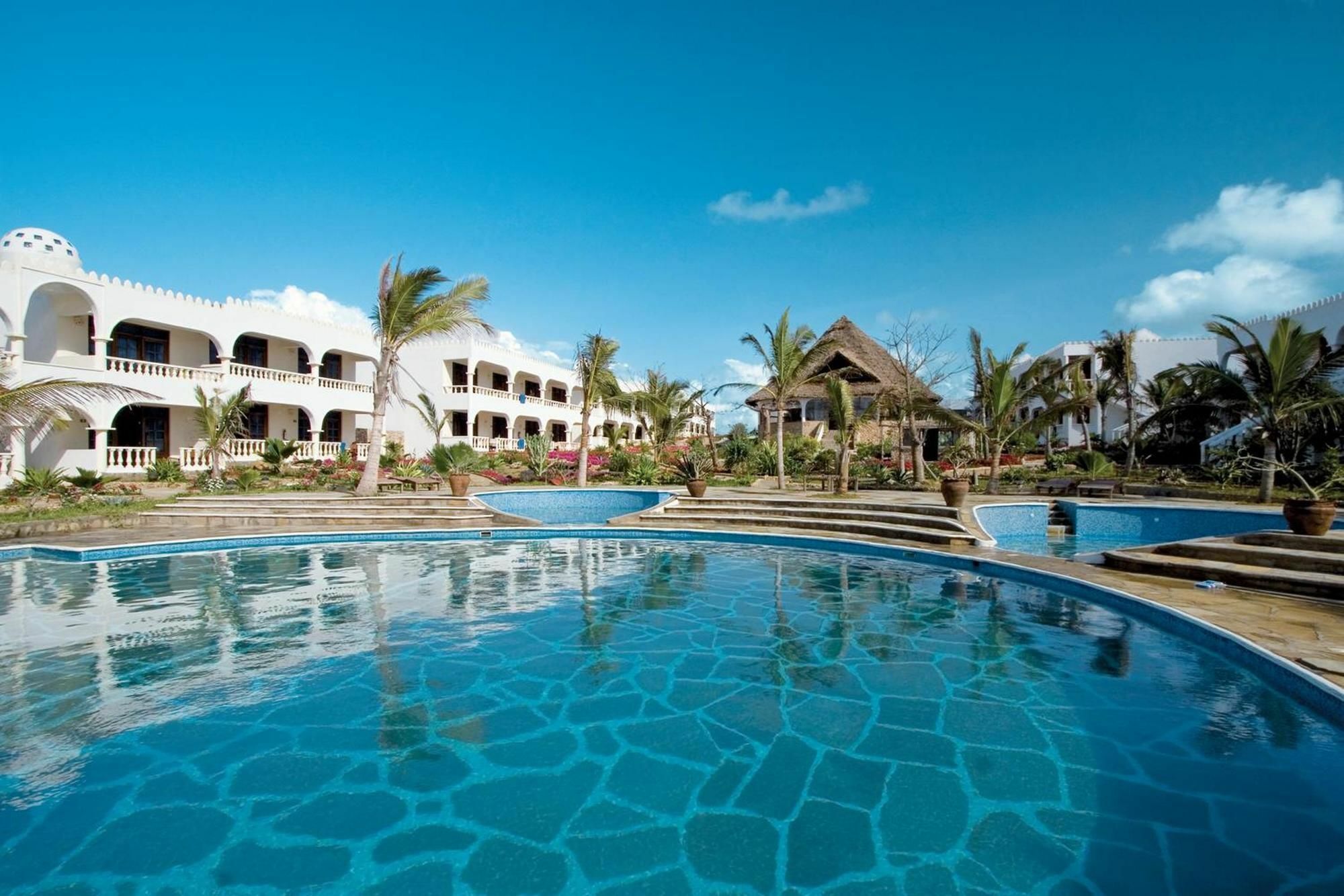 Jumbo Watamu Hotel Exterior photo