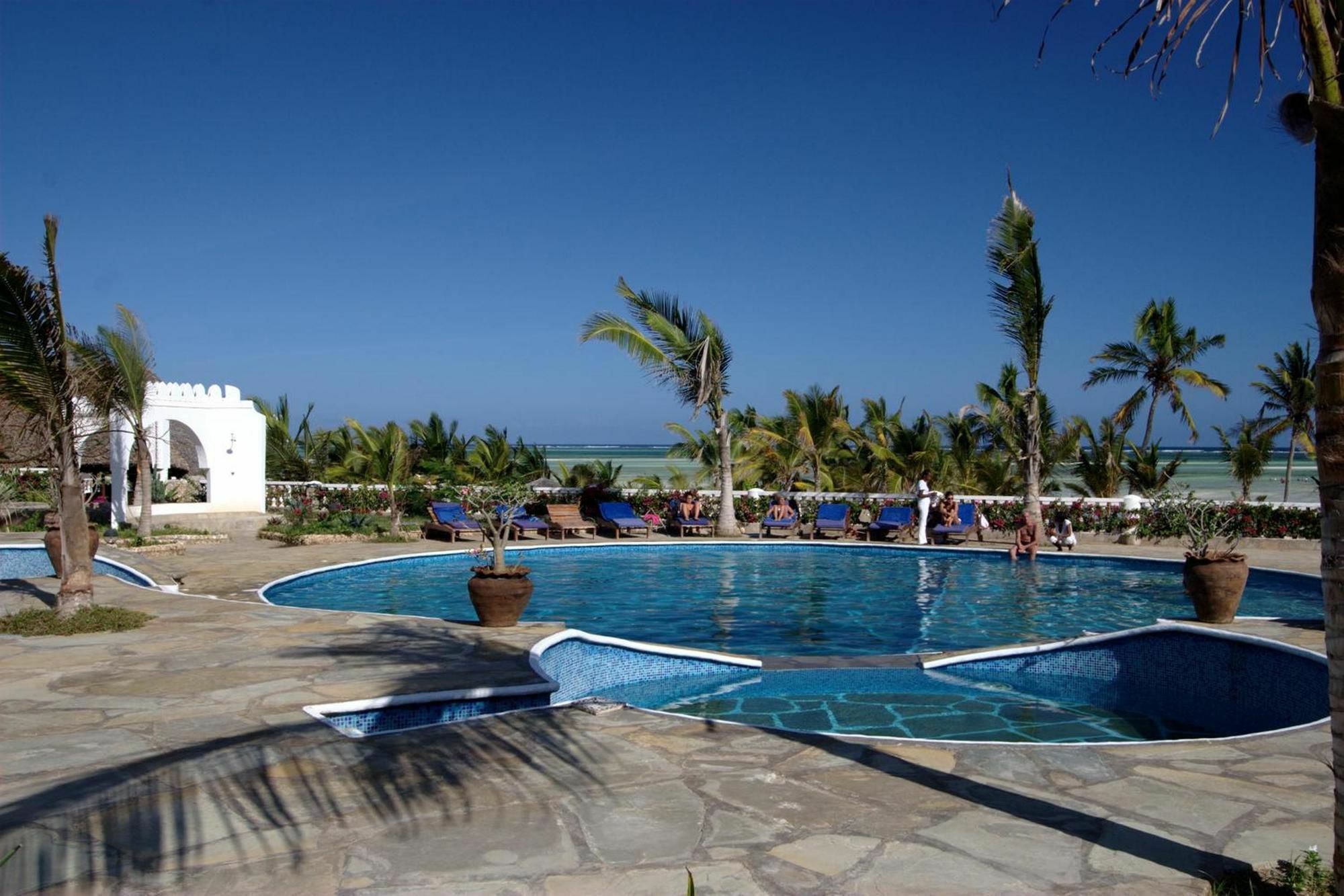 Jumbo Watamu Hotel Exterior photo